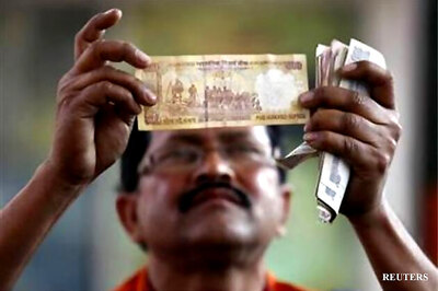 Luxembourg women give fake Indian currency for visa