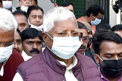 Lalu Prasad Yadav Falls from Stairs, Fractures Shoulder