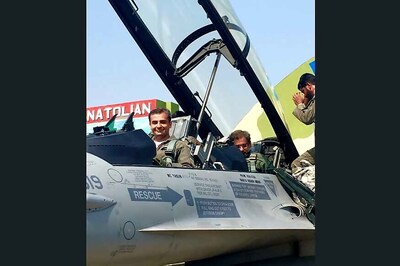 Shahid Khaqan Abbasi Becomes 1st Pakistan PM to Fly in F-16 Fighter Jet