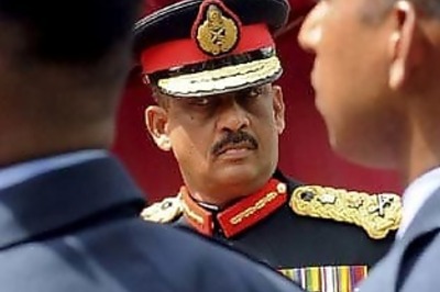 Sri Lanka's top general resigns, may run for prez