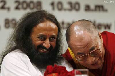 Sri Sri Ravi Shankar safe after gunman's attack