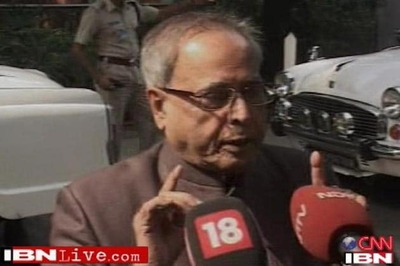 Pranab wants Bengal to reply to PC's letter