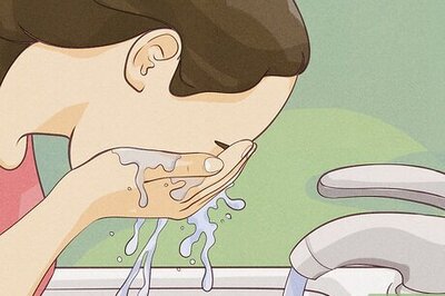 How to Apply 1960s Style Eye Makeup