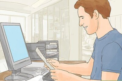 How to Become a Customs Inspector