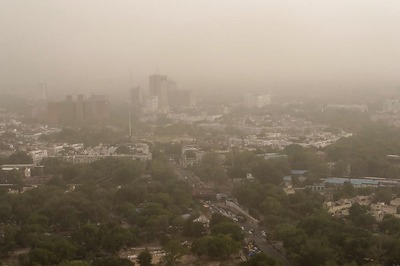 Delhi's Air Quality Remains Poor for Second Day, Say Officials