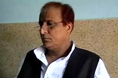 Durga suspension: Sonia supporting IAS officer for political benefits, says Azam Khan