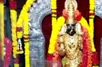 Visakhapatnam Temple Honours Goddess With 5kg Gold Saree During Midnight Pooja