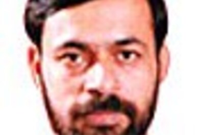 Chat Now: With Yogendra Yadav on Guj pre-poll survey