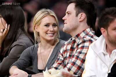 Hilary Duff reunited with estranged husband Mike Comrie?