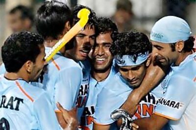 Inspired India thump Pakistan 4-1 in World Cup opener