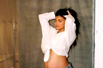 Mom-to-Be Kylie Jenner Flaunts Her Baby Bump in New Stunning Pictures