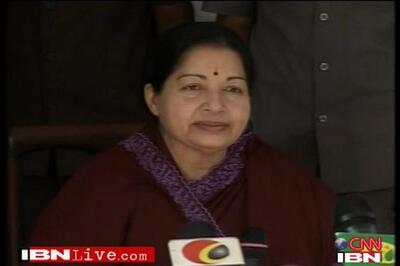 Jayalalithaa slams diesel price hike, demands roll back