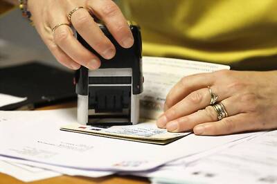 US Delays Decision on Work Authorisation of Spouses of H-1B Visa Holders