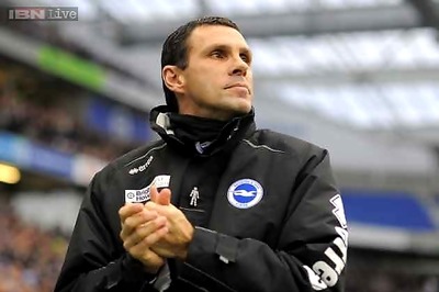 New Sunderland manager Gus Poyet seeks to unite club