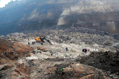 Pakistani Rescuers Pull 8 Bodies From Collapsed Mine, More Miners Feared Trapped