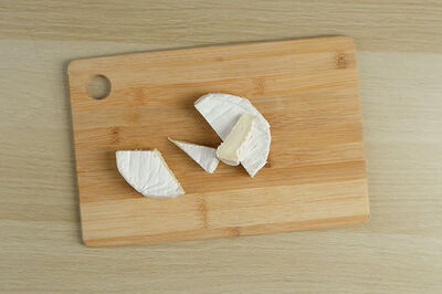 How to Eat Brie