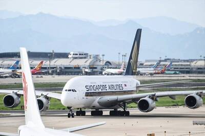 Singapore Airlines Offers Lunch Inside Grounded Plane, Sells all 900 Tickets within 30 Minutes