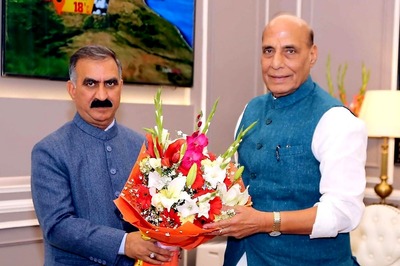 Himachal CM Sukhu Meets Rajnath in Delhi, Seeks Strengthening of Road Network in Border Areas
