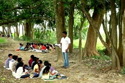 With No Building Since 3 Years, Students of Primary School in Andhra Forced to Study in Open Fields