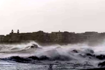 Cyclone Biparjoy: Horrifying Video Shows Sea Waves Catching Beachgoers Off Guard in Maharashtra