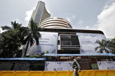 Sensex Pares Early Gains, Investors Turn Cautious Amid Union Budget