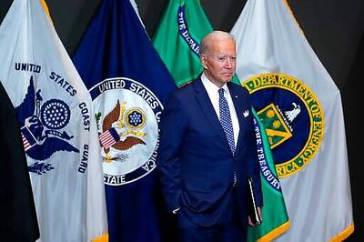 Masks Return To White House As COVID-19 Surges In States