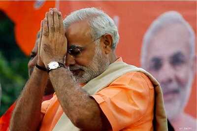 Modi extends invite for 2015 Vibrant Gujarat Summit