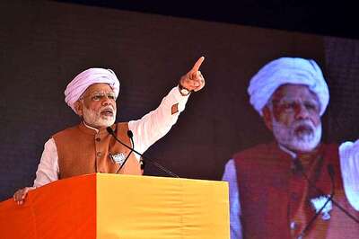 PM Narendra Modi to Continue His Temple Run During his West Asia Tour