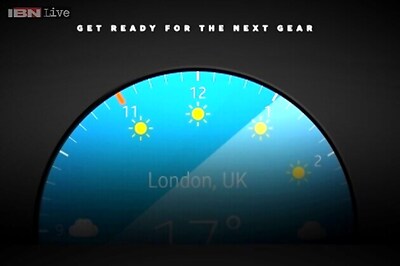 Samsung teases its first round smartwatch on Apple Watch launch day