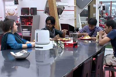Bigg Boss 6 Live Blog: Delnaaz hits on Aseem Trivedi