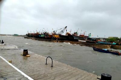 Cyclone Vayu LIVE: As Precautionary Measure, Six NDRF Teams Remain on Alert in Gujarat & Mumbai