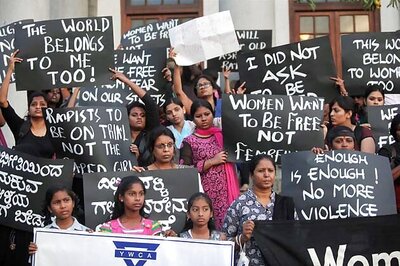 Gangrape: AAP stages protest, seeks Shinde's resignation