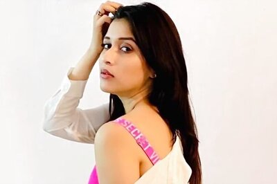 Mannara Chopra Slams Akasa Air For ‘Rude’ Behaviour, Airline Gives Shocking Reply