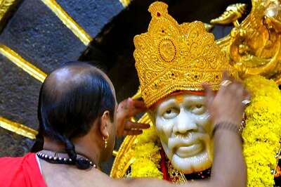 Devotee Donates Gold Garland Worth Rs 10 Lakh at Saibaba Shrine