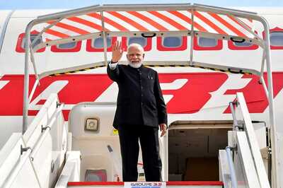 Delhi HC Stays CIC Order Directing IAF to Give Info on PM Modi's Foreign Visits; Notice Sent to RTI Applicant