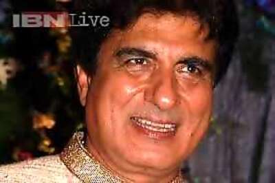 Raj Babbar calls Giriraj Singh mentally ill, offers to pay for his treatment