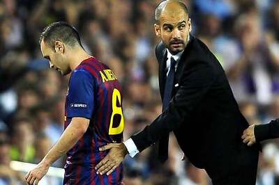 Barcelona's Iniesta sustains thigh injury