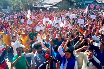 Protesters Clash With Forces in Assam, Train Services Hit as Northeast Erupts Against Citizenship Bill