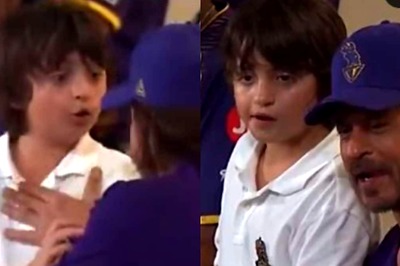 Shah Rukh Khan Gets Scolded By AbRam During KKR Match For Fooling Around With Him | Watch Viral Video