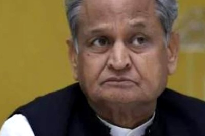 Rajasthan CM's Adviser Asks People to Raise 'Rajiv Gandhi Amar Rahe', 'Ashok Gehlot Zindabad' Slogans | WATCH