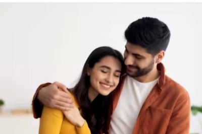 5 Signs That Tell If A Man Is Into You