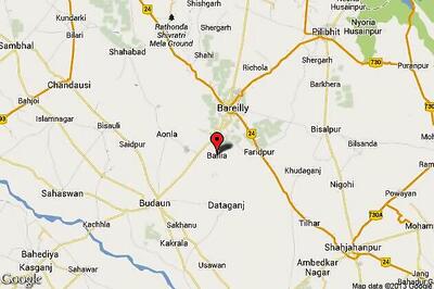 Three injured as stage collapses during Modi's rally