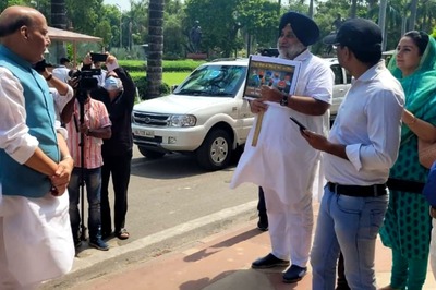 Out of the NDA, Badals Have a New Protest Strategy in Parliament: Waylaying Ministers at Gate No. 4