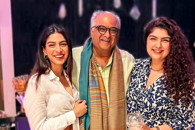 Anshula Kapoor Shares All Smiles Picture with Boney, Khushi; Anil Kapoor Photobombs the Click