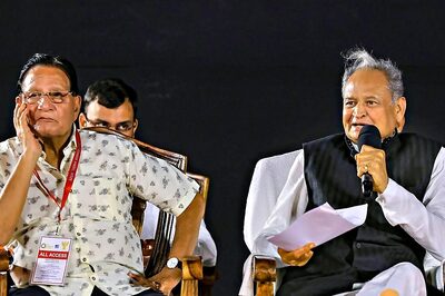 Gehlot 1, Pilot 0: Rajasthan CM Has the Last Word as Congress Picks 'Old Friend' Dhariwal Despite Opposition