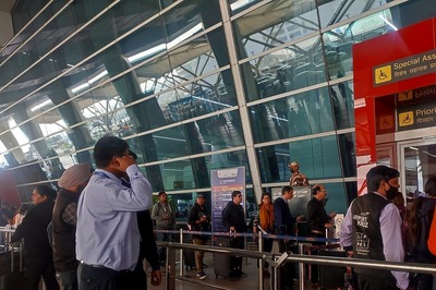 Two Held for Stealing Phones From Consignments on Way to IGI Airport