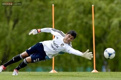 Sunderland sign Argentina goalkeeper Oscar Ustari