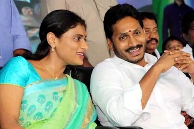 As YS Sharmila Readies to Float Party in Telangana, Brother Jagan Reddy Distances Himself
