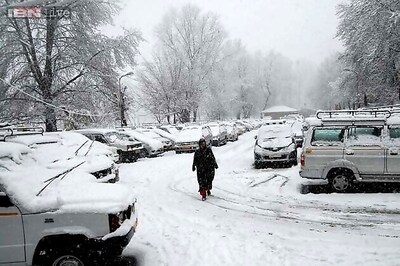 J&K: Heavy snowfall snaps road, air links, electricity supply disrupted