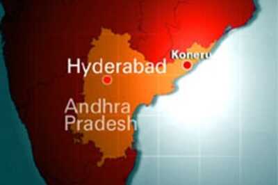 'Drunk' cop crashes car in NY, kills four Indian techies